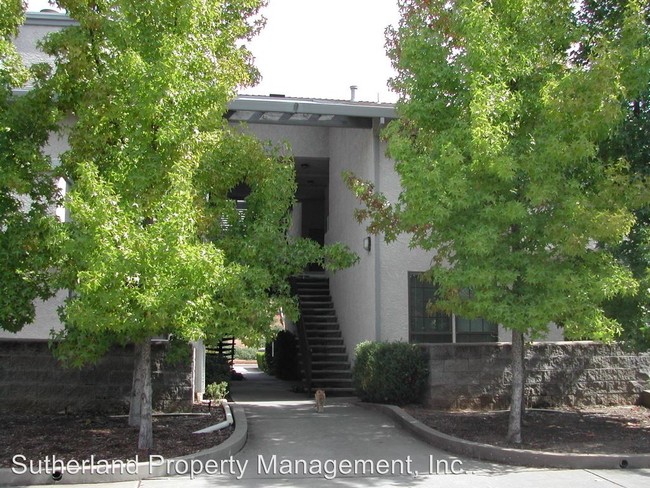 Building Photo - 681-697 Mikkelsen Dr