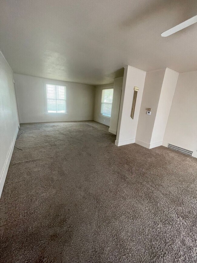 Foto del edificio - Just Renovated 3 bedroom, 1 bathroom house near Downtown Norfolk!