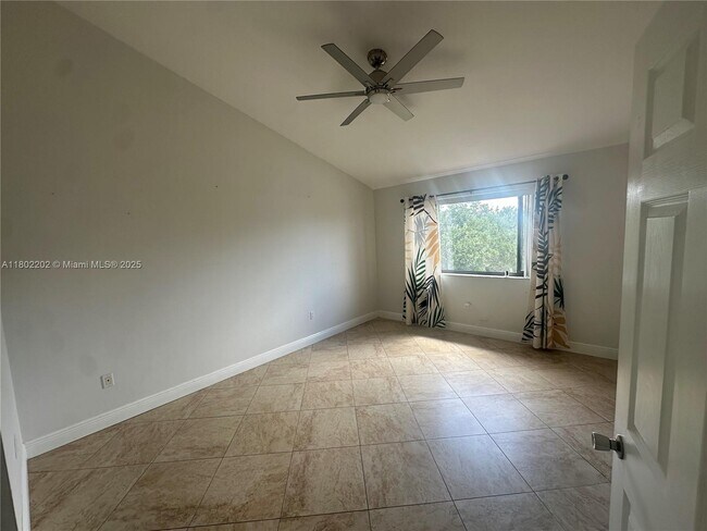 Foto del edificio - 15489 N Miami Lakeway