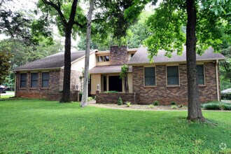 Building Photo - 1726 Wiltshire Dr