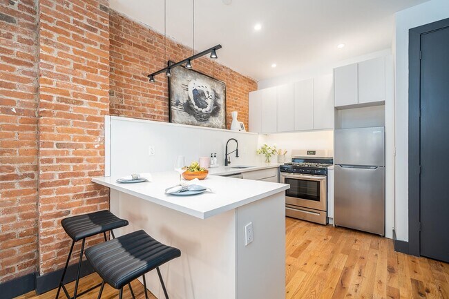 Foto del edificio - 568 Communipaw Ave