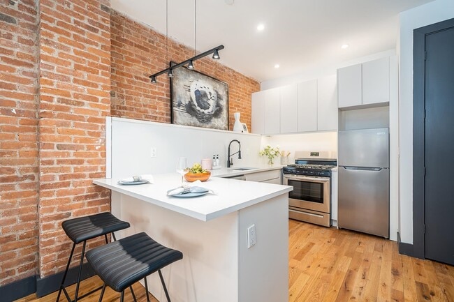 Building Photo - 568 Communipaw Ave