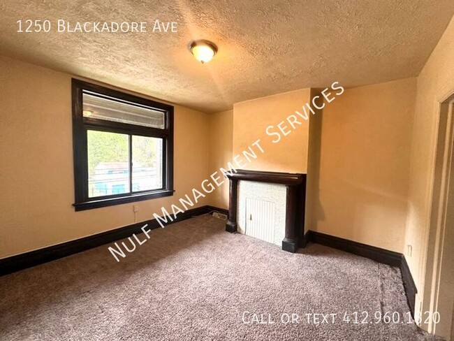 Building Photo - 1250 Blackadore Ave