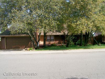 Primary Photo - 1208 Racquet Club Dr