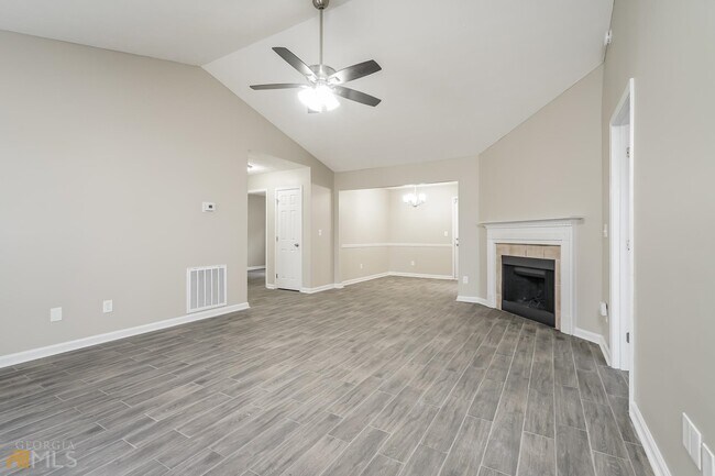 Building Photo - 145 Fairclift Dr