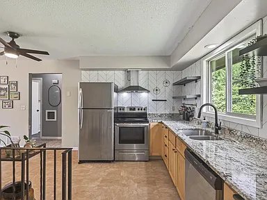 Foto del edificio - 800-802 Parkview Ln N