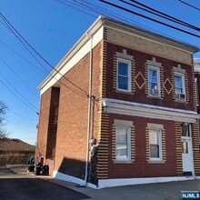 Building Photo - 313 Harrison Ave