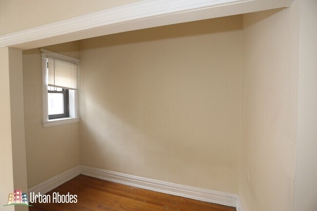 Foto del edificio - 725 W Barry Ave