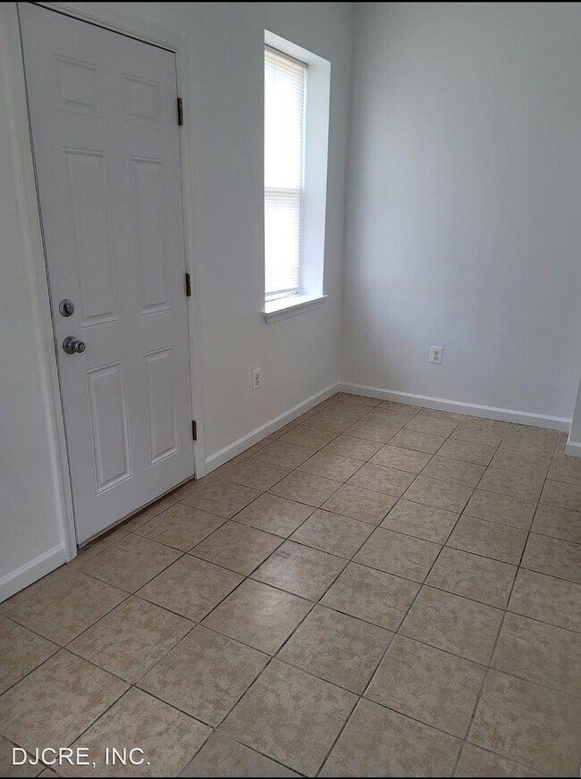 Building Photo - 4 br, 1.5 bath House - 6227 Christian St