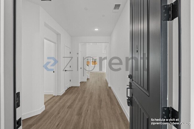 Building Photo - 324 Monastery Dr