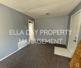Building Photo - 2412 S Roosevelt St