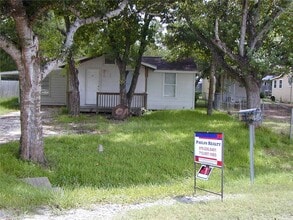 Building Photo - 421 S Columbia Dr