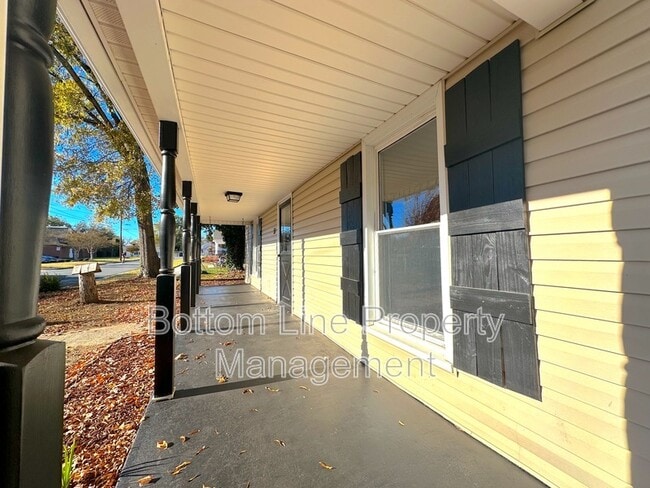 Building Photo - 51 Ashlyn Dr SE