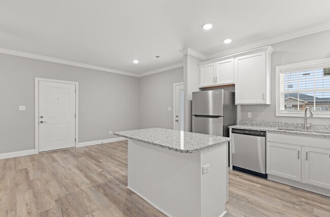 2 habitaciones, 2 baños, 980 pies cuadrados, cocina en el piso superior - Keystone Commons