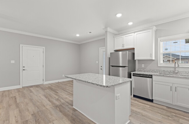 2BR, 2BA - 980 SF - Upstairs Kitchen - Keystone Commons