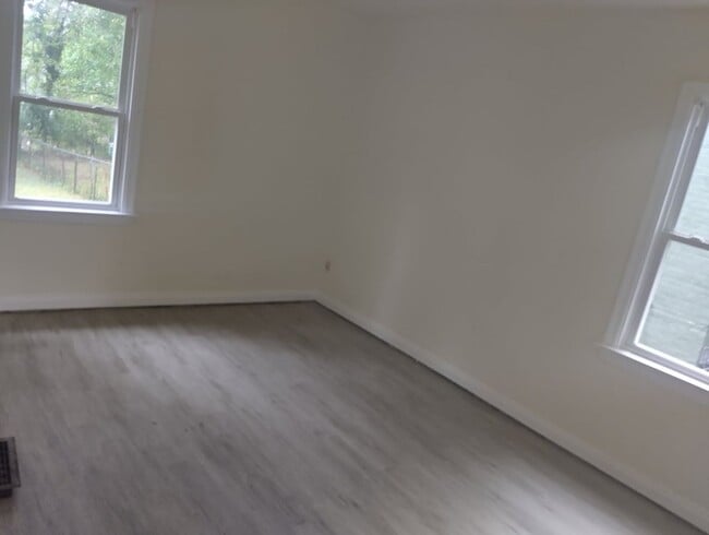 Building Photo - Golf Manor beauty - Complete update