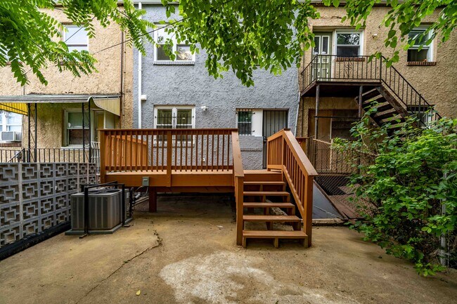 Building Photo - 5120 Queensberry Ave