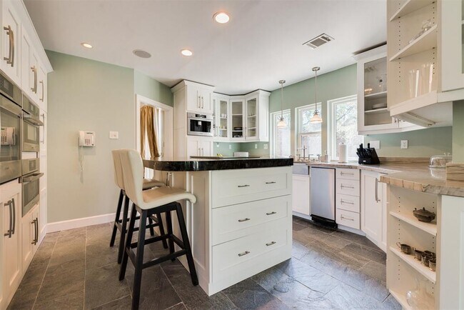 Building Photo - 1214 Almond Grove Dr
