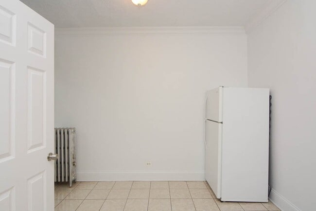 Building Photo - 2737 N Spaulding Ave