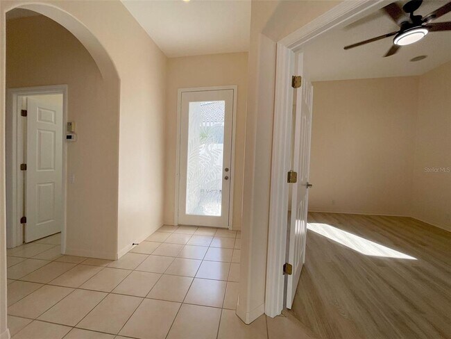 Building Photo - 8515 53rd Pl E