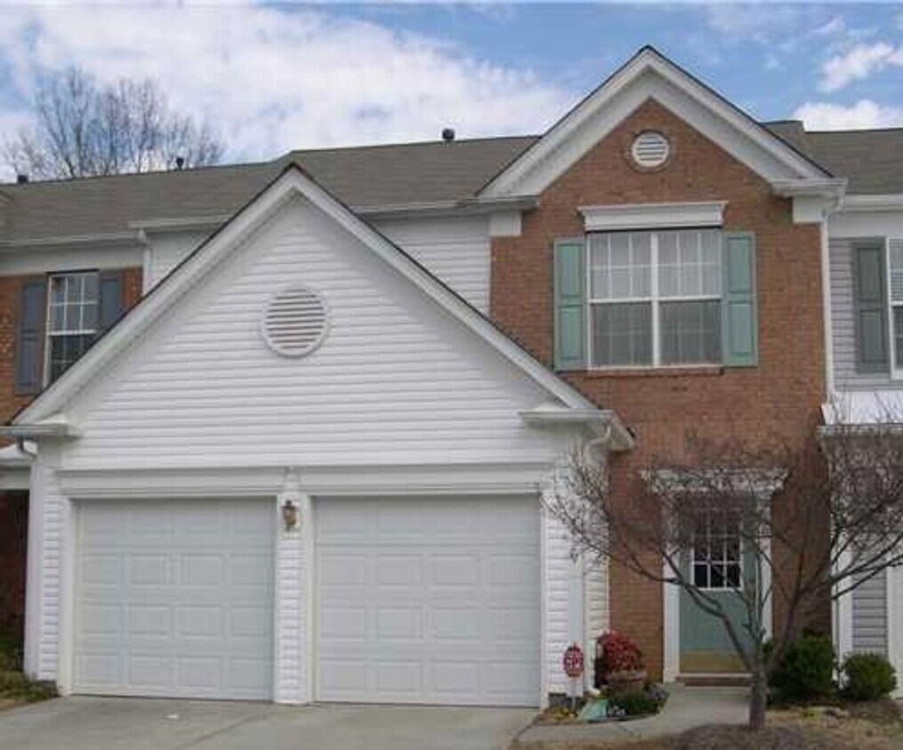 Foto principal - Beautiful Ballantyne townhome in a great L...