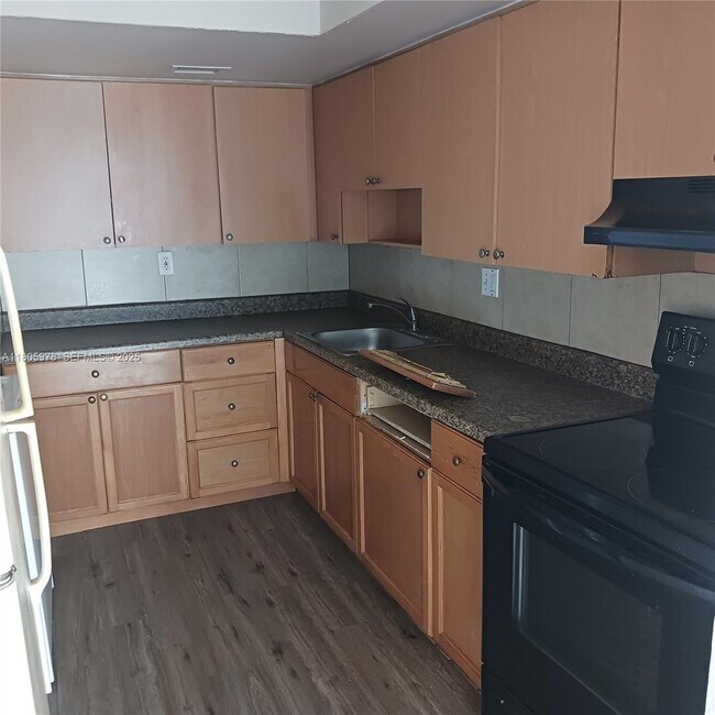 Foto del edificio - 5906 NW 21st St