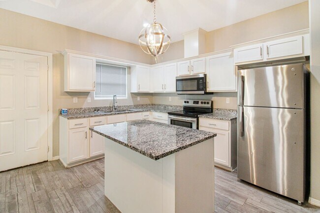 Building Photo - 1809 Stauffers St