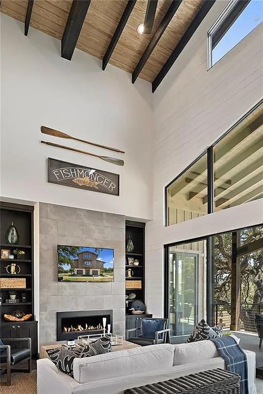 Foto del edificio - 19213 Lost Tree Blvd