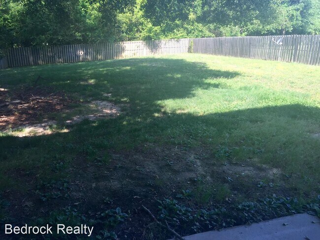 Building Photo - 3 br, 2.5 bath House - 590 Oakridge Dr