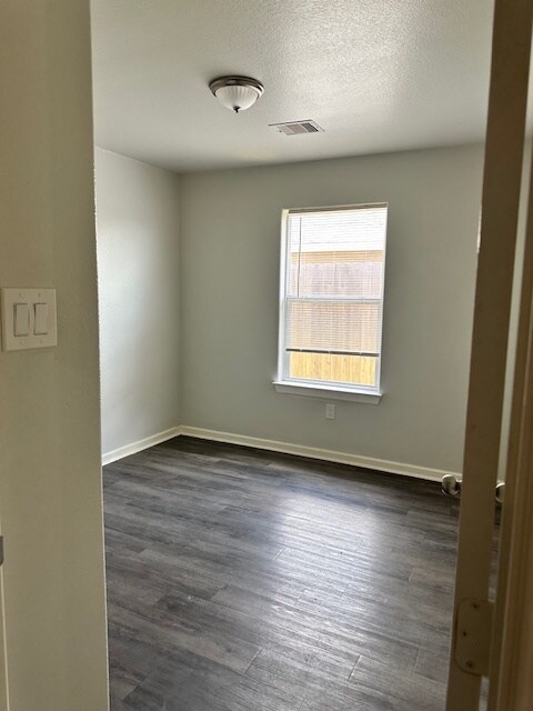 Foto del edificio - 1605 Waco St