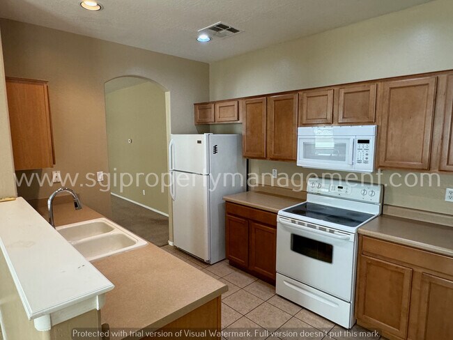 Building Photo - Beautiful split floorplan in a great neigh...