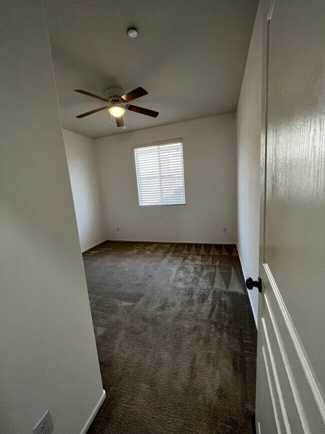 Building Photo - 10909 Rainwater Ln