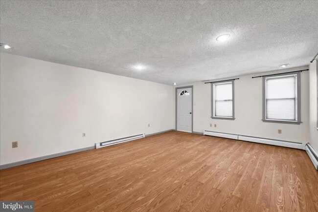 Building Photo - 430 E Main St