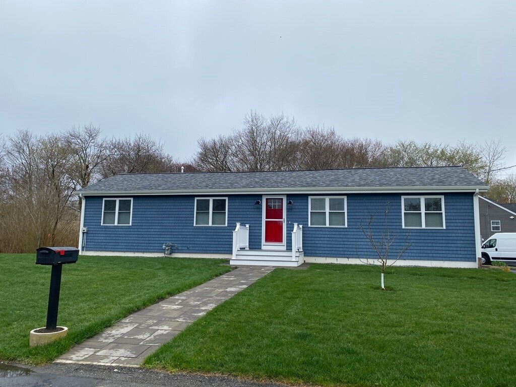 Primary Photo - 27 Lees River Dr