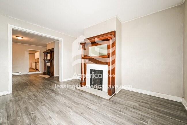 Building Photo - 734 Lillian St