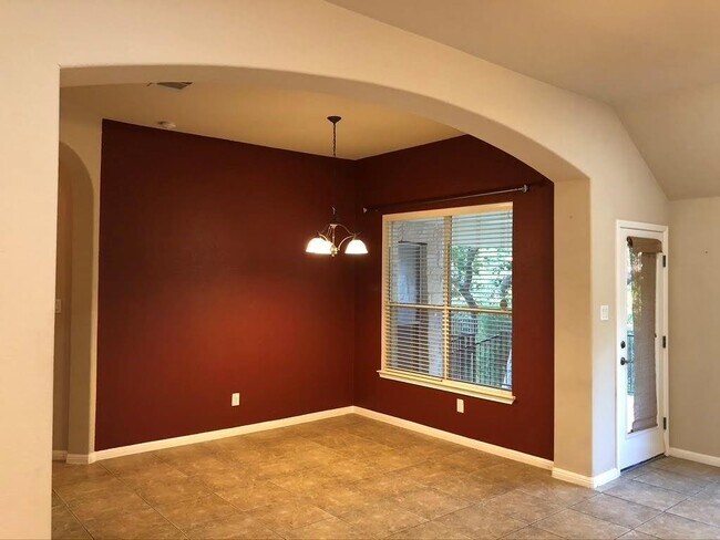 Building Photo - 10009 Lisi Anne Dr