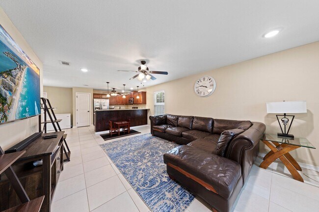 Foto del edificio - 876 Fairview Dr