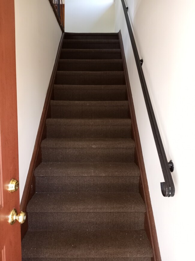 Segundo piso - 4610 204th St