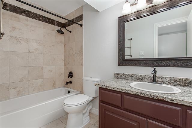 Foto del edificio - 13109 Burninglog Ln