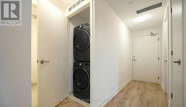 Building Photo - 7439 Kingston Rd