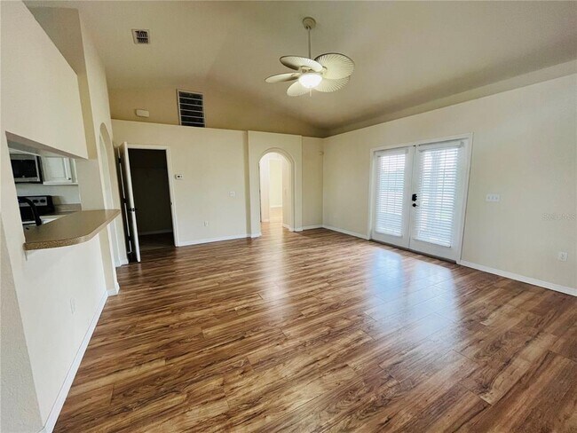 Building Photo - 3519 Kenwood Crossing