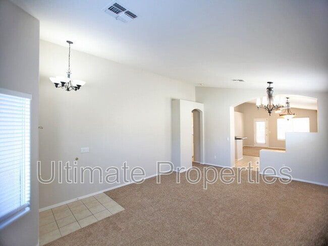 Foto del edificio - 7725 W Foothill Dr