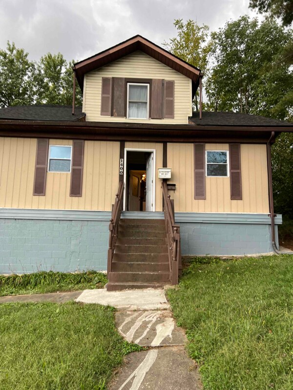 Building Photo - 1400 Shingo Ave
