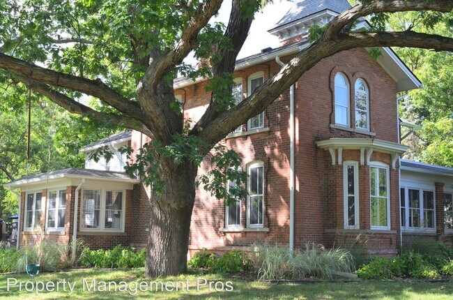 Building Photo - 5 br, 3 bath House - 3590 Orchard Lake Rd