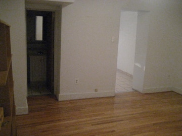 Building Photo - 158 Dupont St