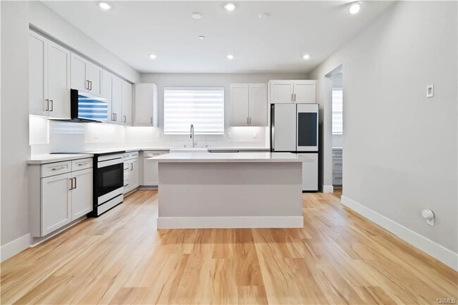 Building Photo - 32017 Paseo Rama