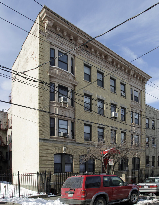 Primary Photo - 14 S 10th Ave