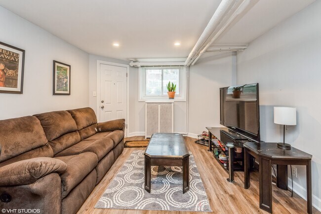 Foto del edificio - 1462 W Foster Ave