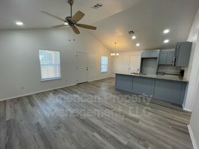 Foto del edificio - 107 W Anderson Ave