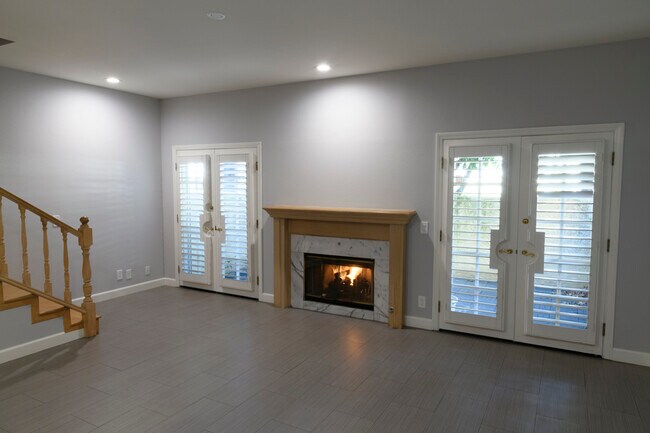 Living Room - 4444 Moorpark Way